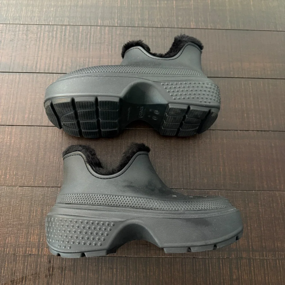 CROCS stomp lined